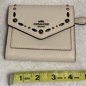 Coach Wyn off white wallet